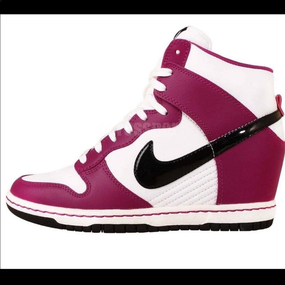 Nike hidden wedge sneakers❤️